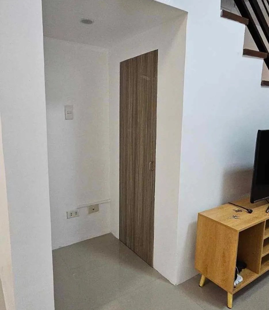 2 Storey House W 2 Bedroom And Own Parking Manila Apartment